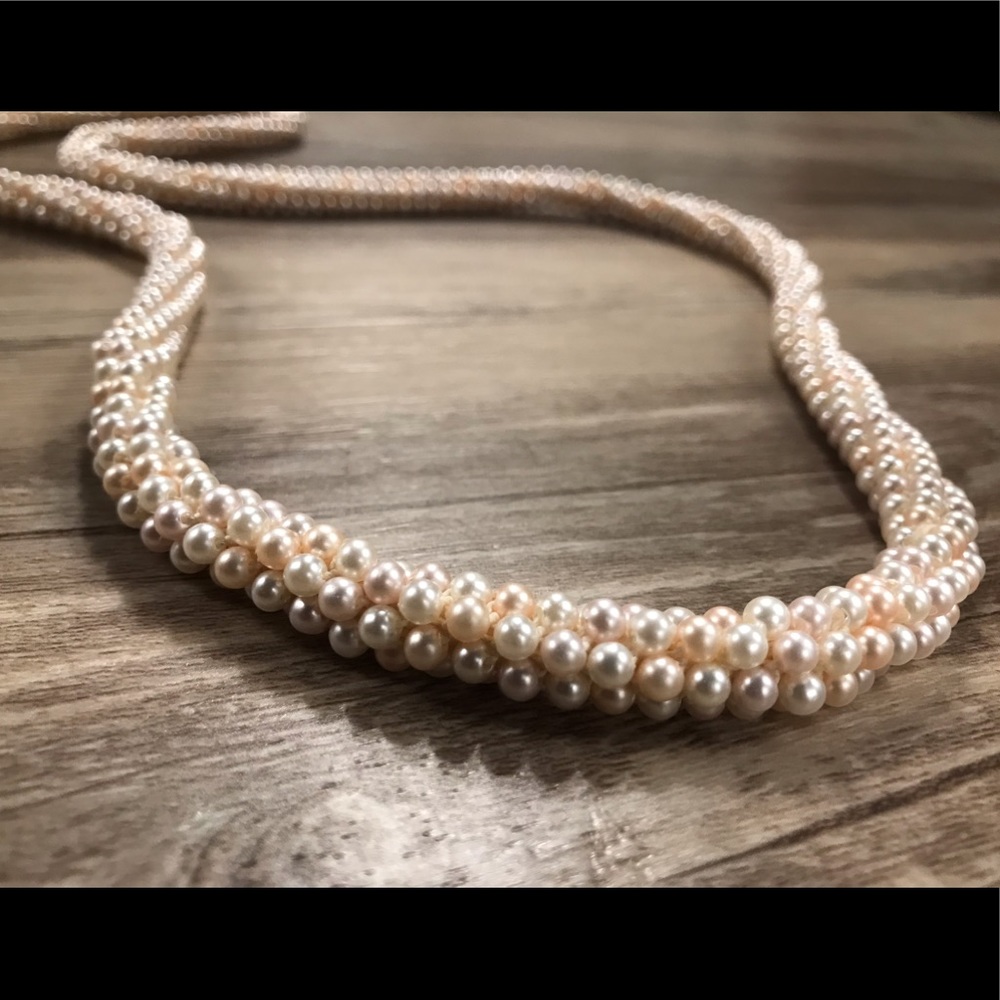 Pearl Necklace - Picture 3 of 7